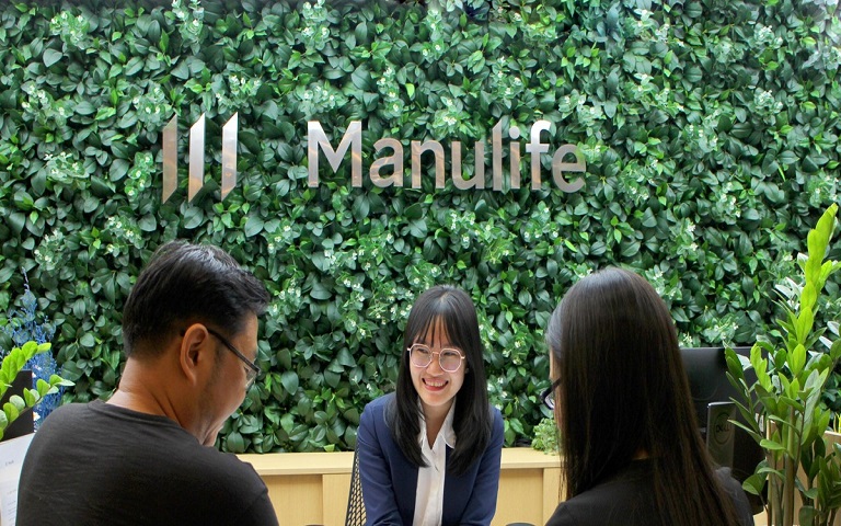 Doanh thu phí bảo hiểm khai thác mới của Manulife đang bị sụt giảm đến 58%